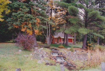 cropped-cabin-fall.jpg